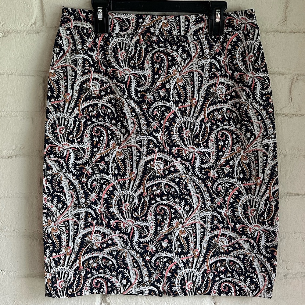 J.Crew size 2 pencil skirt navy blue and cream paisley pattern